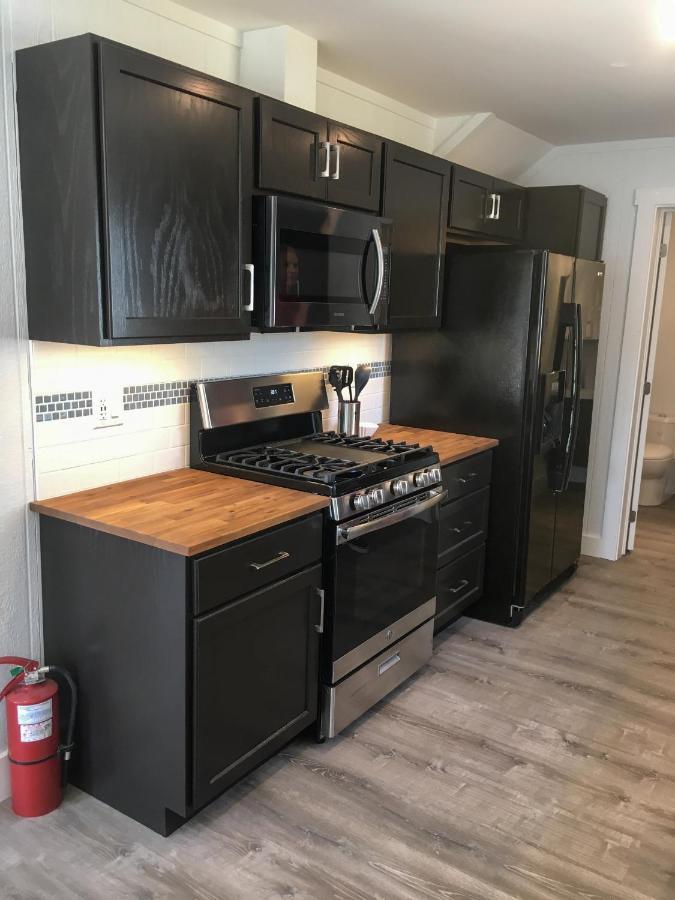 Larinda'S Landing Oceanfront Cottages Halifax Eksteriør bilde