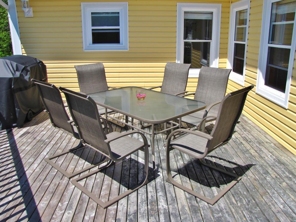 Larinda'S Landing Oceanfront Cottages Halifax Eksteriør bilde