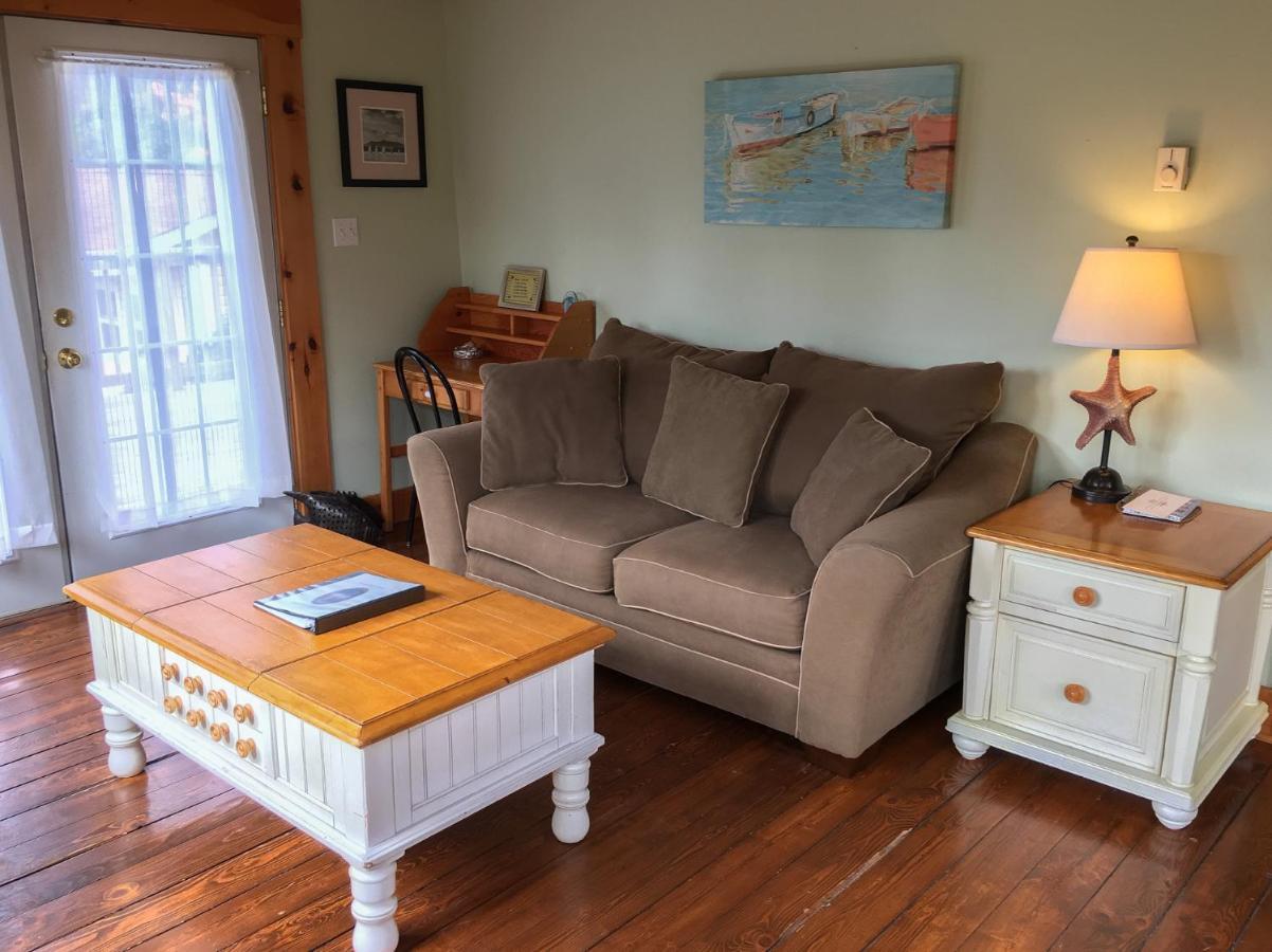 Larinda'S Landing Oceanfront Cottages Halifax Eksteriør bilde