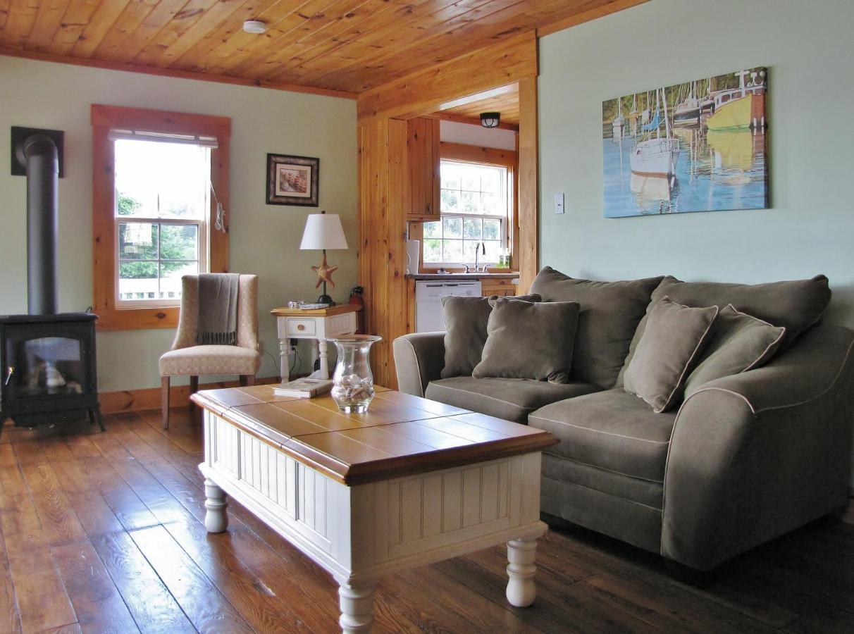 Larinda'S Landing Oceanfront Cottages Halifax Eksteriør bilde