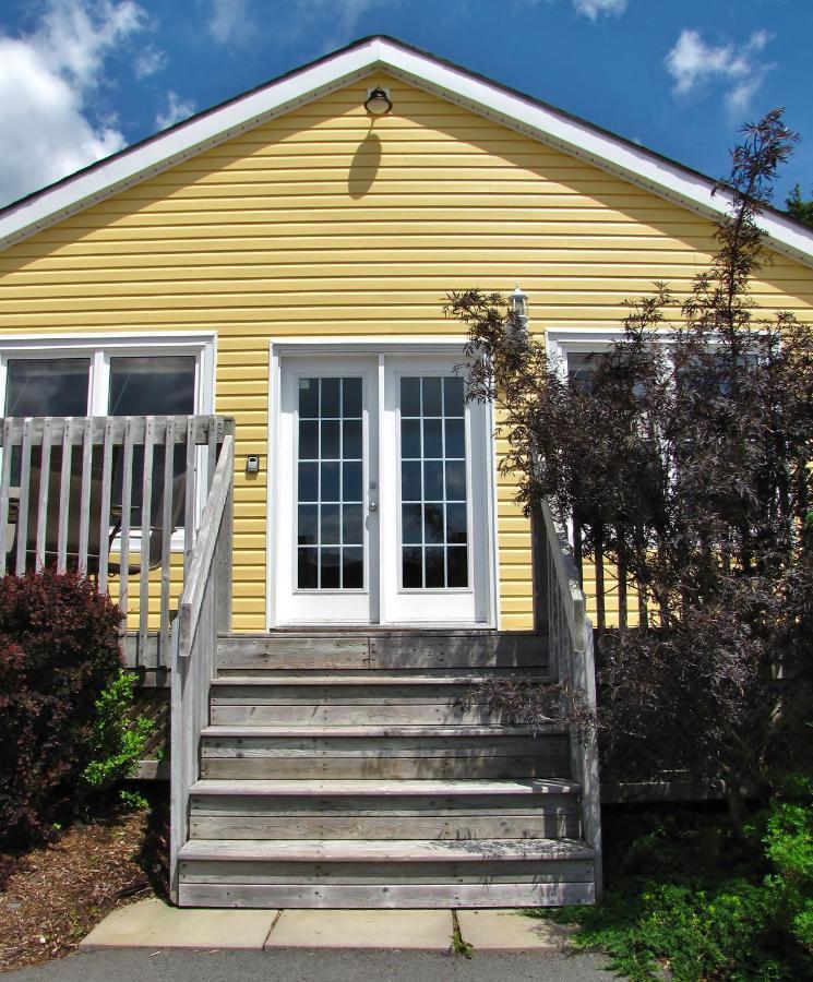 Larinda'S Landing Oceanfront Cottages Halifax Eksteriør bilde