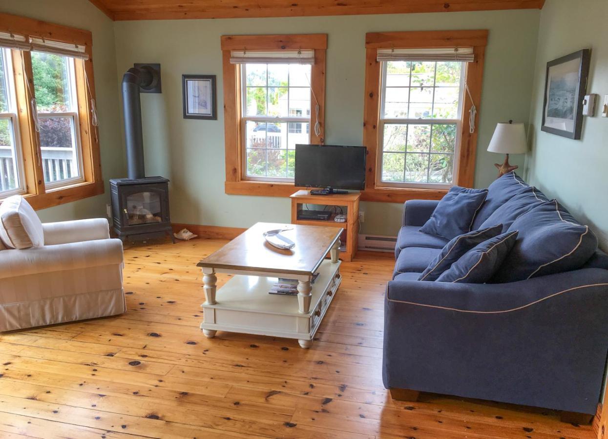 Larinda'S Landing Oceanfront Cottages Halifax Eksteriør bilde