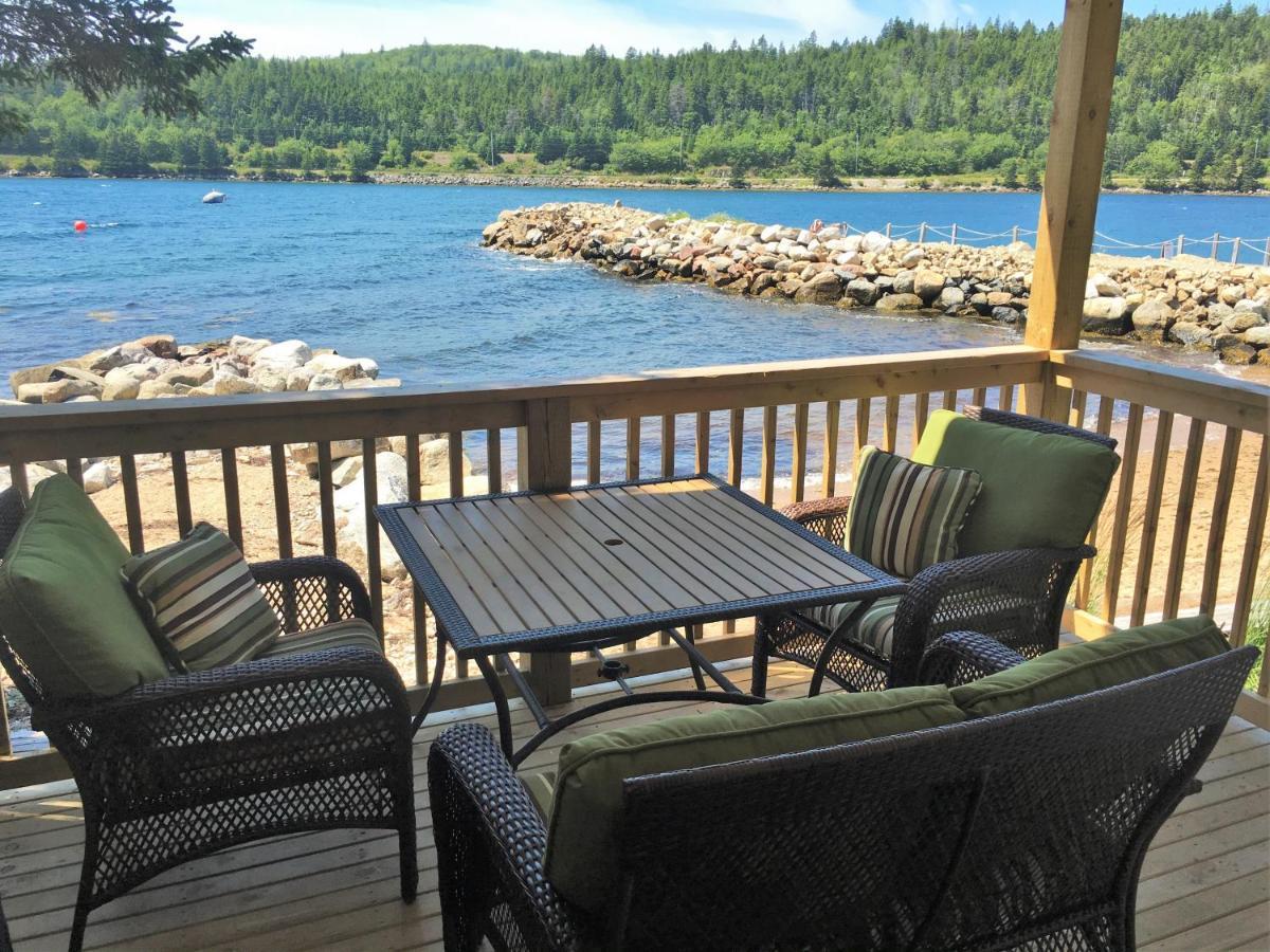 Larinda'S Landing Oceanfront Cottages Halifax Eksteriør bilde